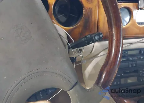 1998 Jaguar Xk8 из США, поврежденный, VIN SAJGX2246WC024074